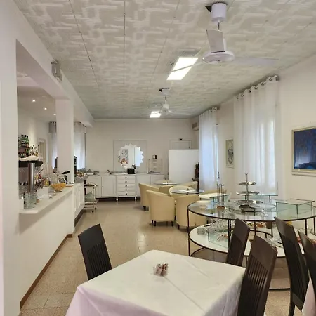 Rosa Nocleg ze śniadaniem Loano