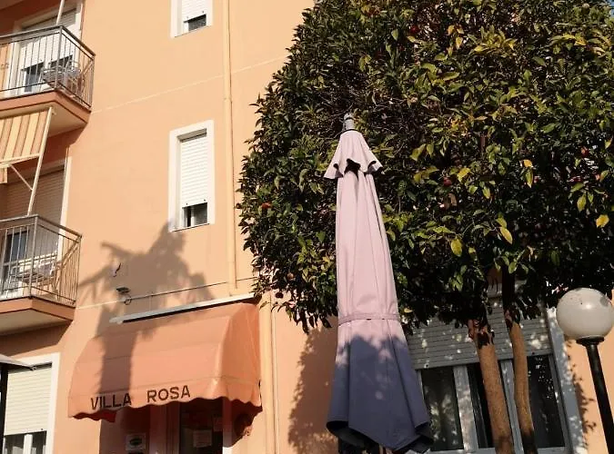 Rosa Bed & Breakfast 3*