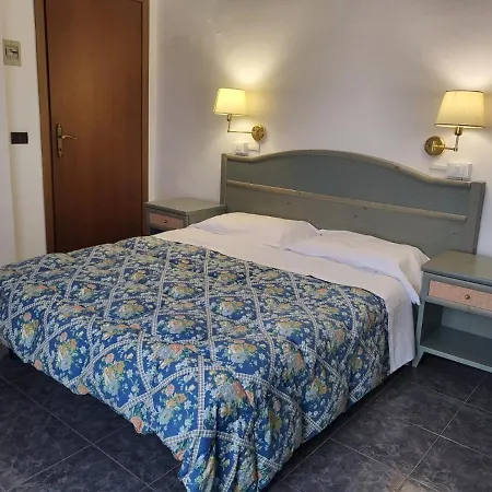 Rosa 住宿加早餐酒店 洛阿诺